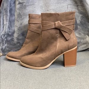 American eagle ankle boots